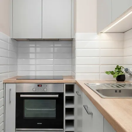 Apartmán Functional & Cozy Close To The Center With Balcony By Renters *