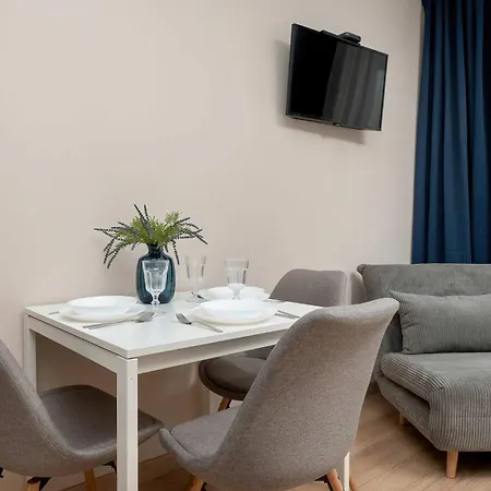 Functional & Cozy Close To The Center With Balcony By Renters Lägenhet *